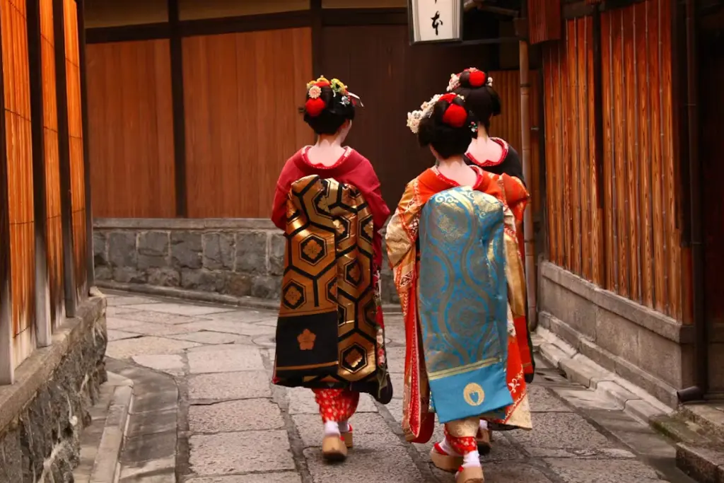 Japanese women wearing their traditional Clothing